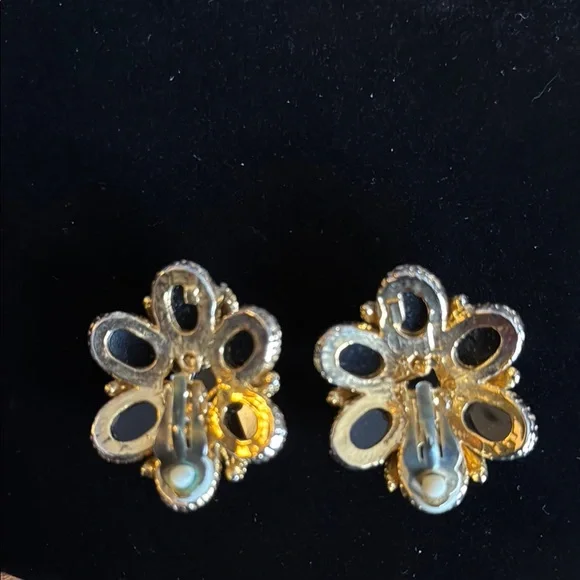Vintage Black and Gold Floral Earrings - Picture 5 of 6
